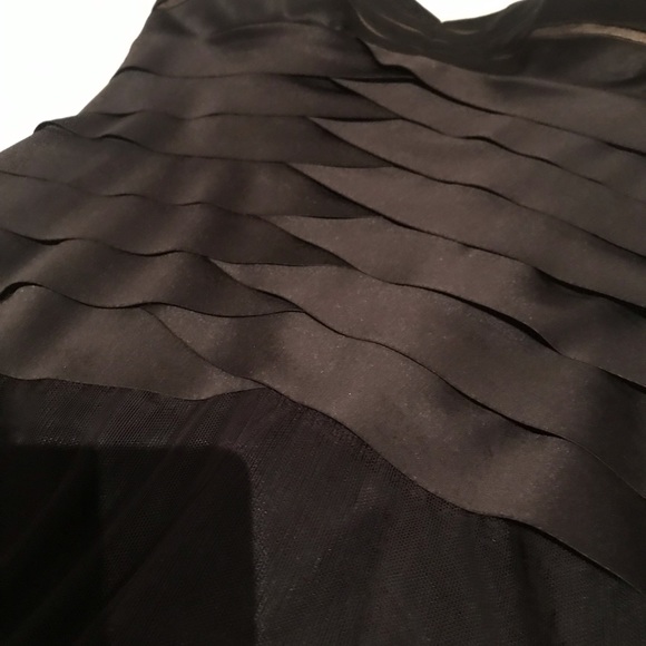 MIDI formal black halter dress - Picture 2 of 3